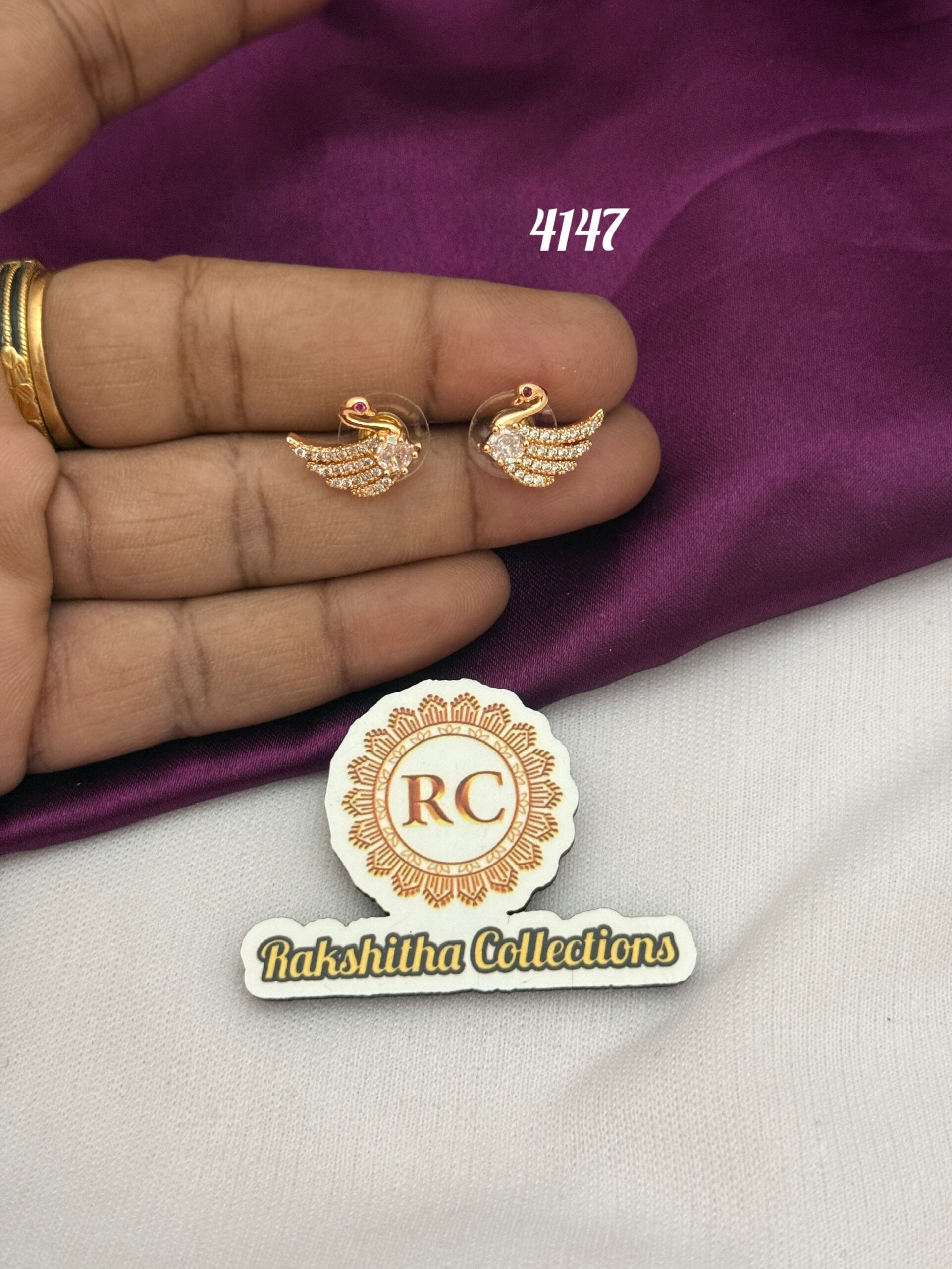 Rose gold stud RC4147