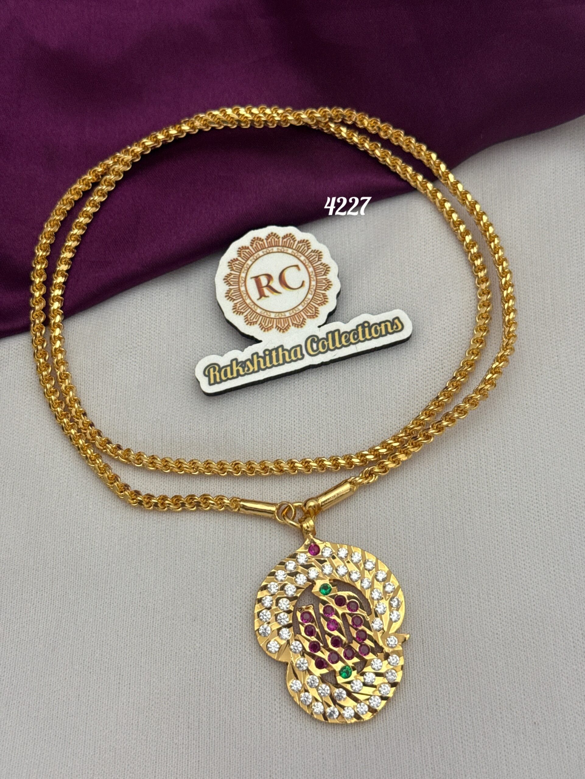 Impon dollar with chain RC4227