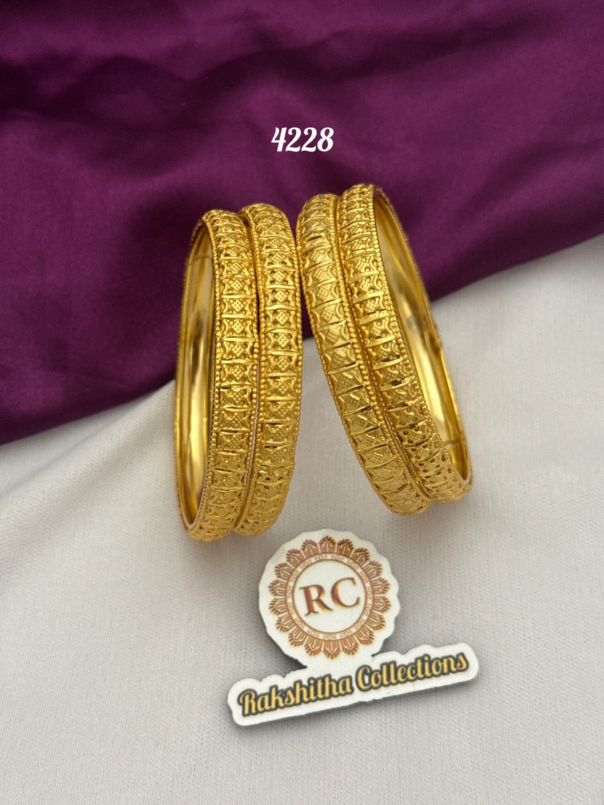 Forming bangle RC4228
