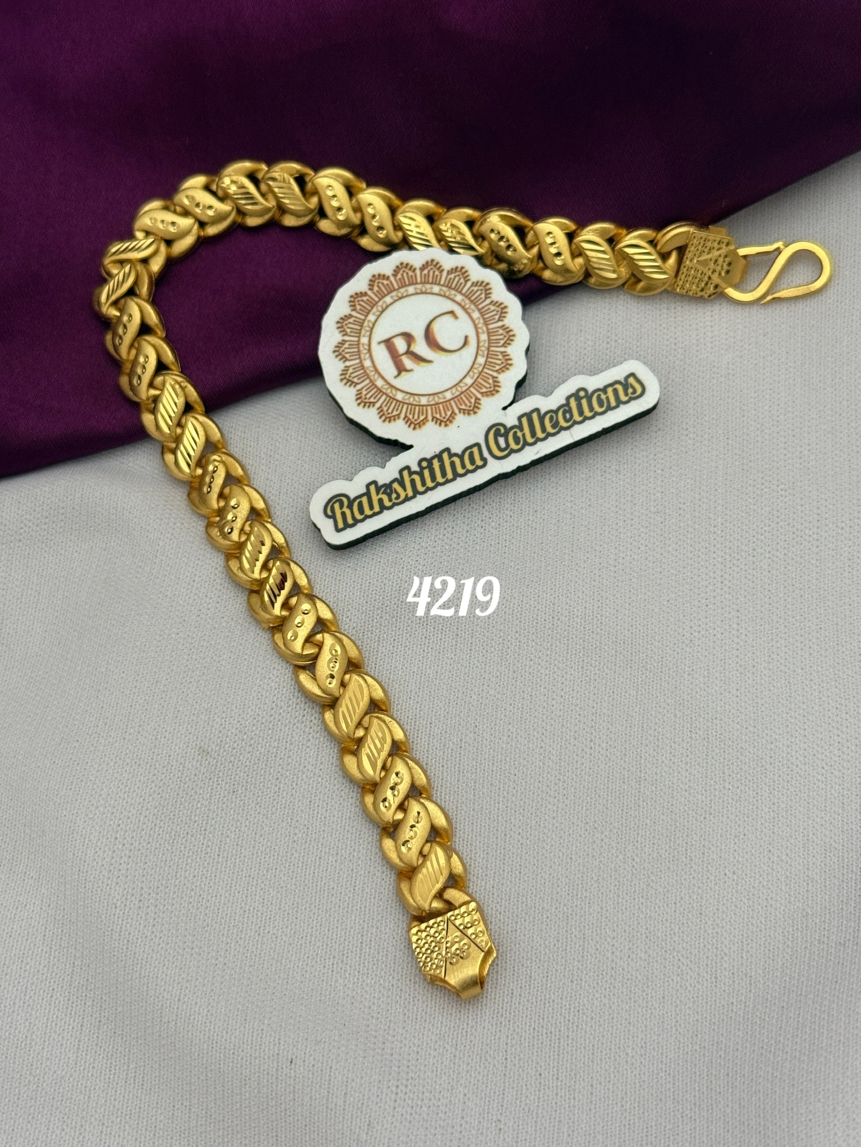 Gold look bracelet RC4219