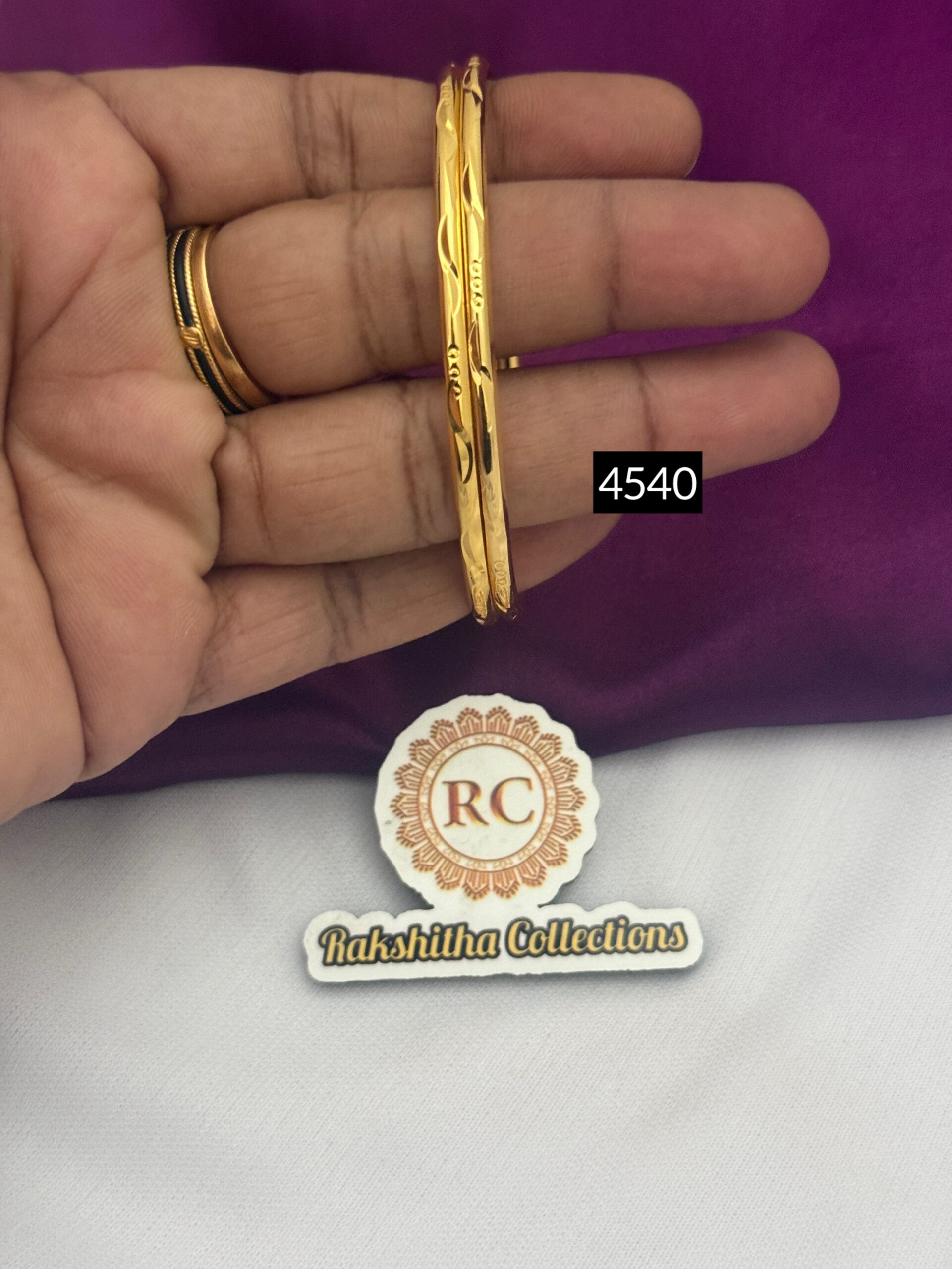 Gold plated bangle RC4540