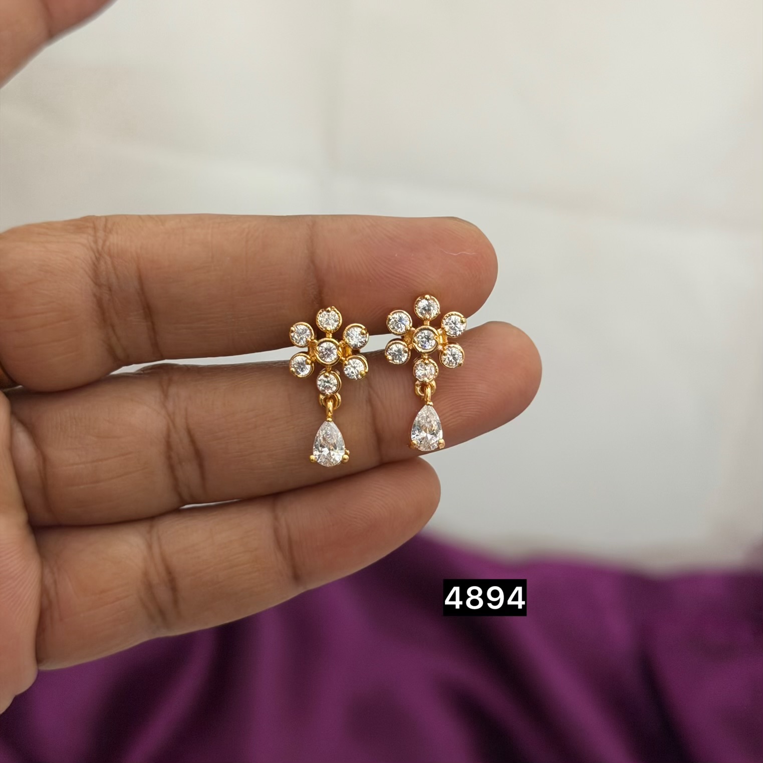 Diamond replica stud RC4894