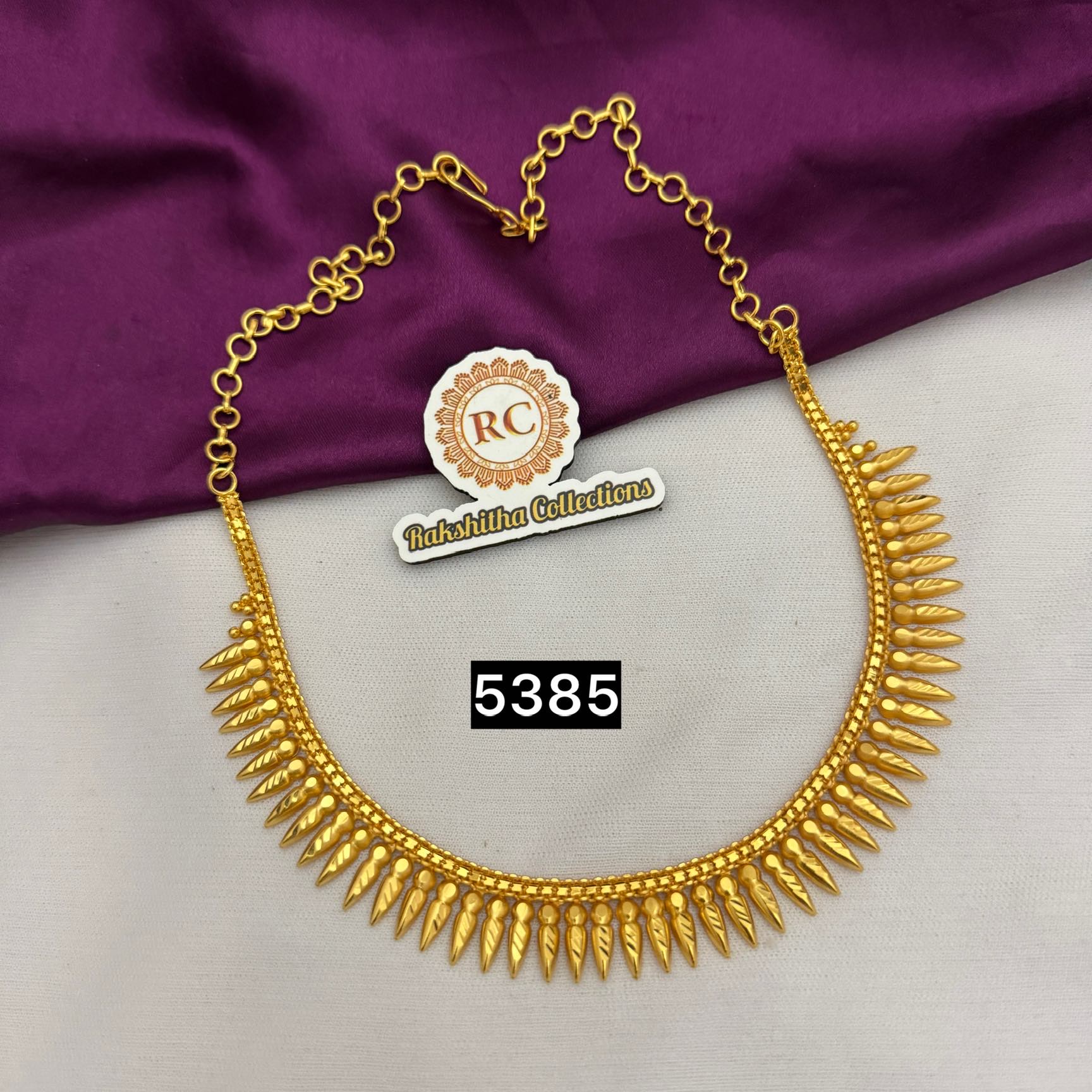 Forming necklace RC5385