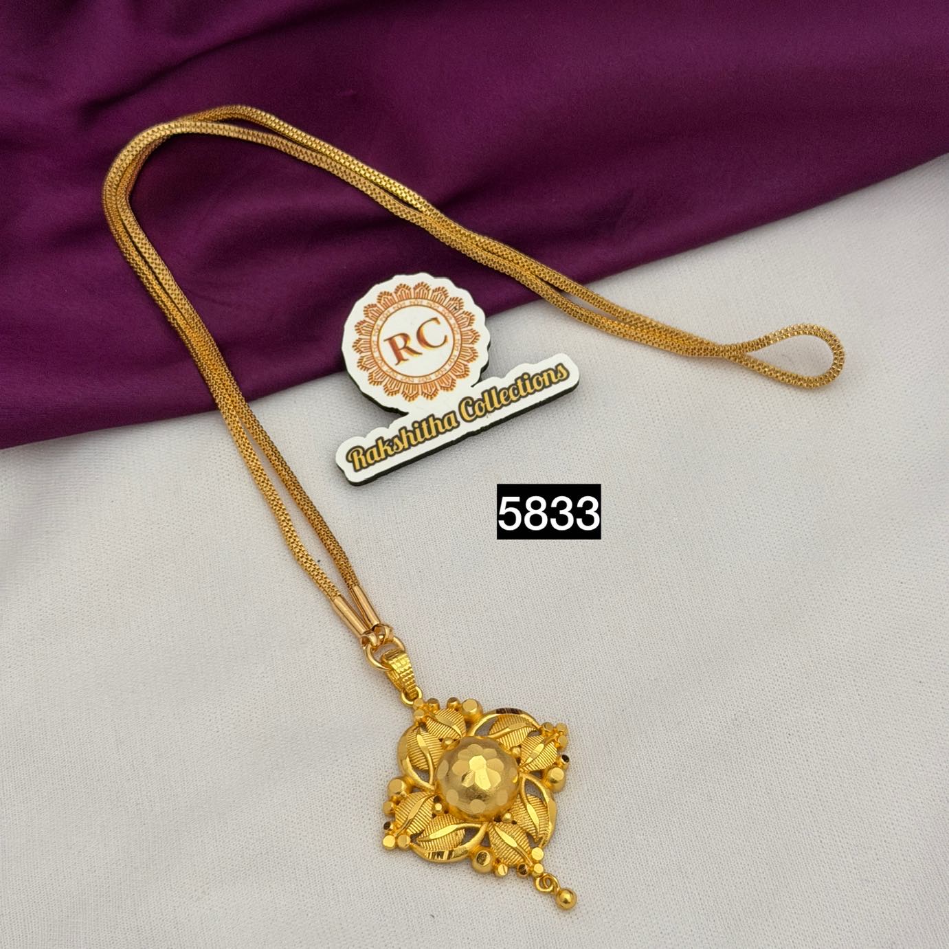 Dollar chain RC5833