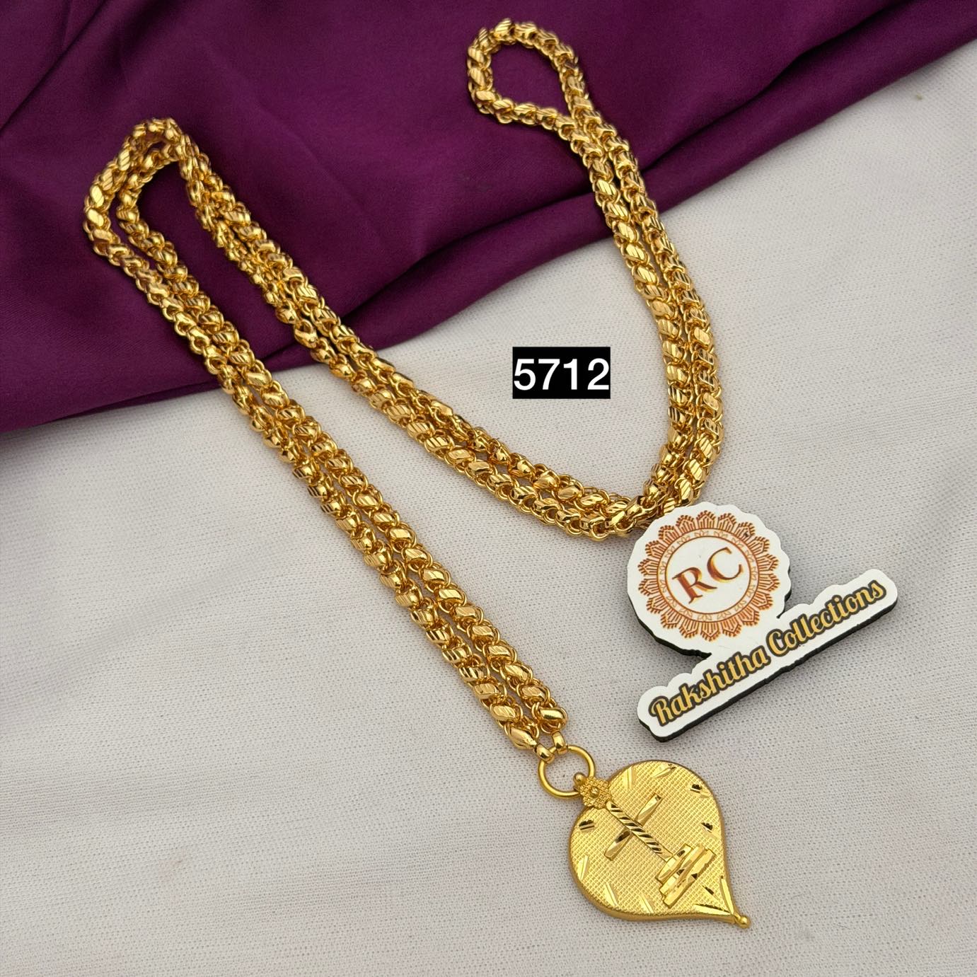 Long dollar chain RC5712