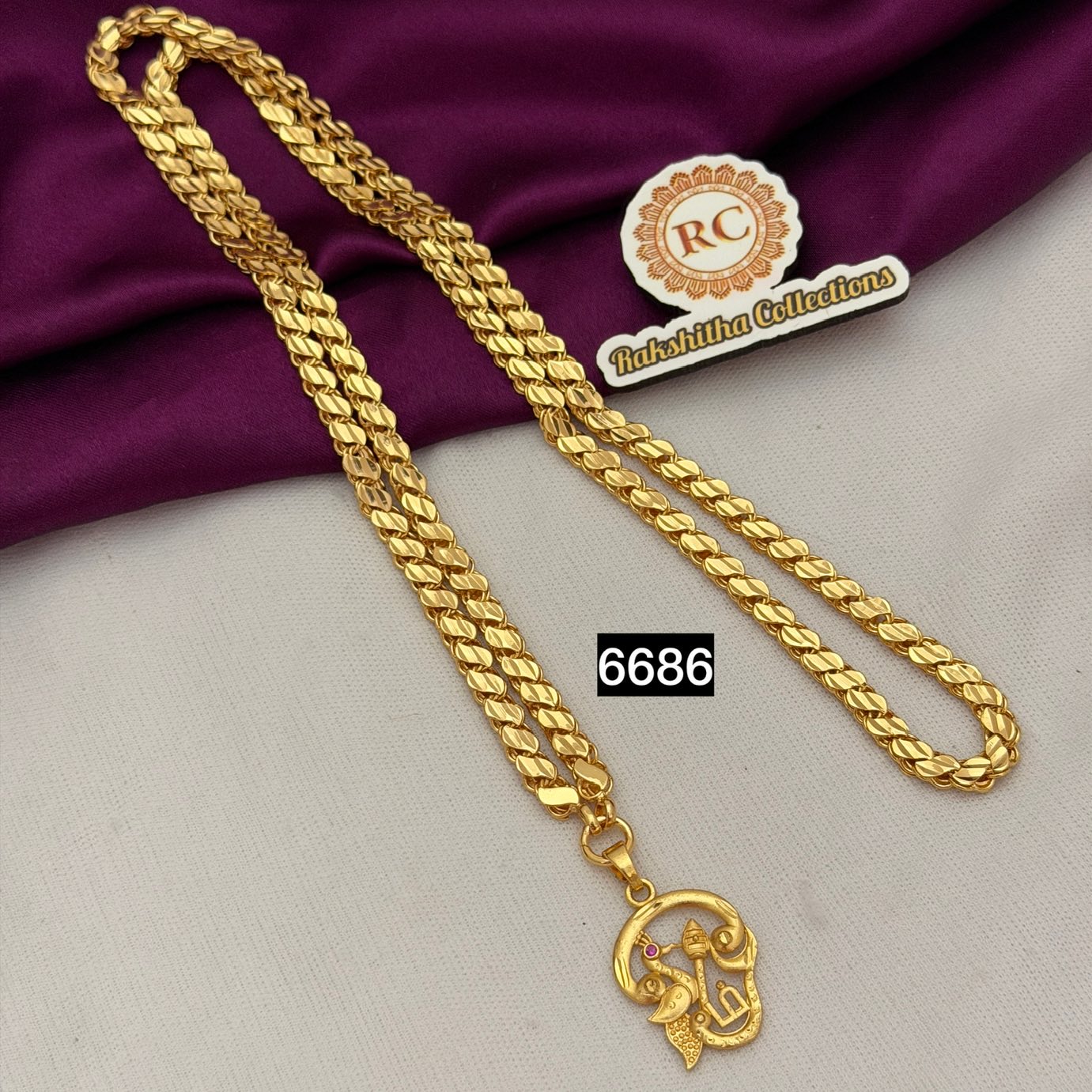 Long dollar chain RC6686