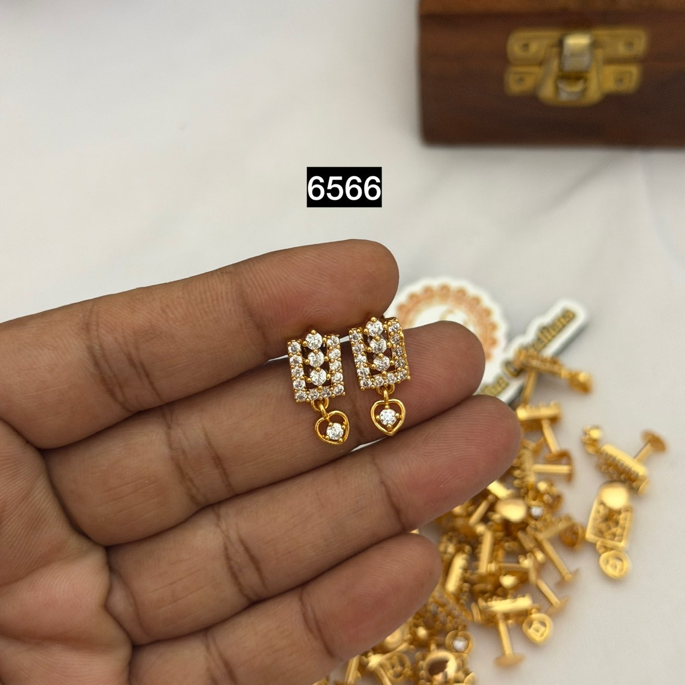 Diamond look stud RC6566