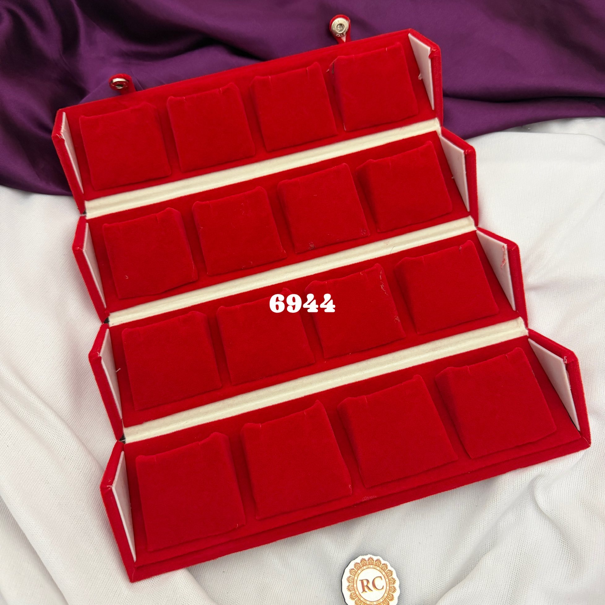Jewel box RC6944