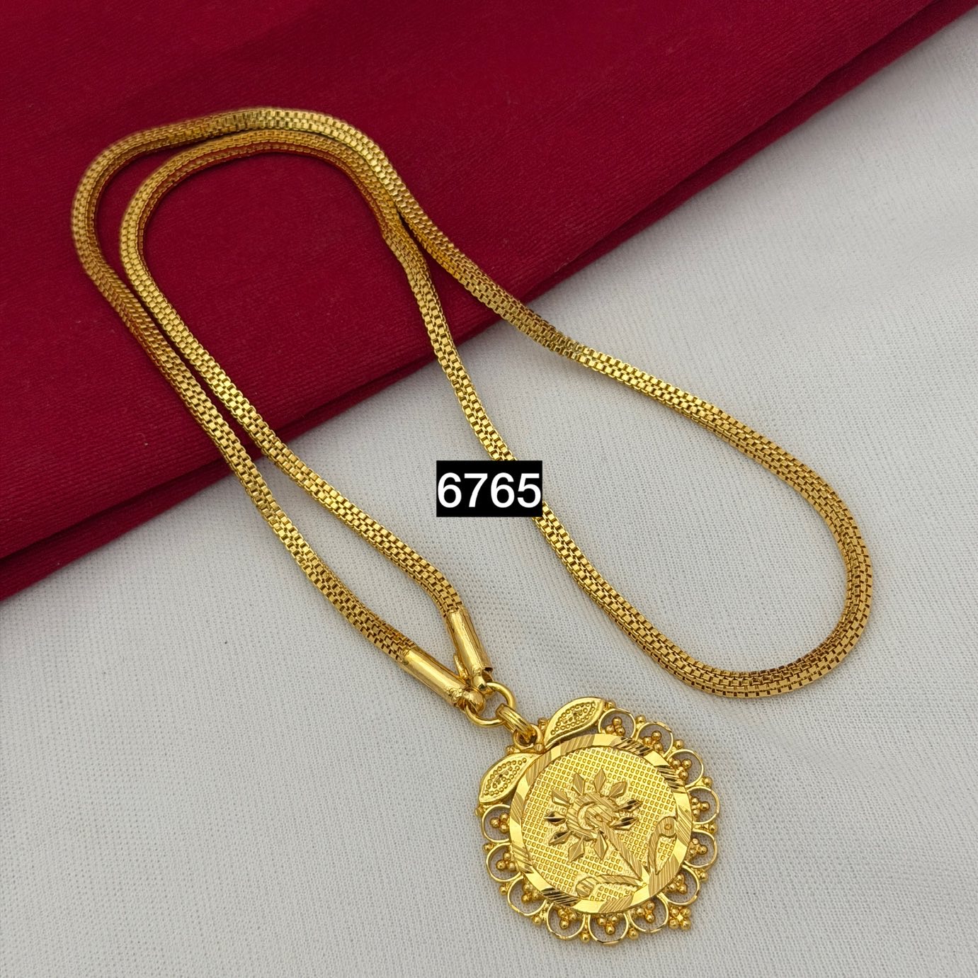 Dollar chain RC6765